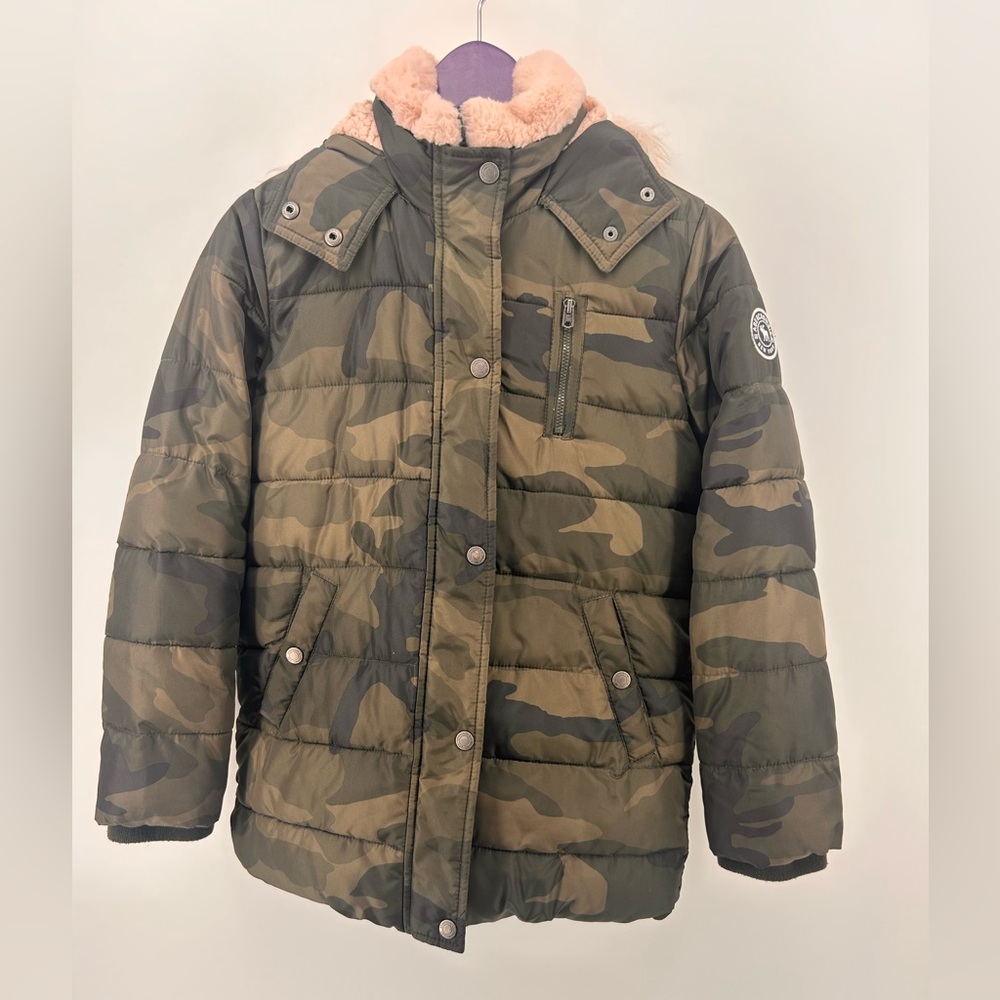 Abercrombie Kids Camo Green Hooded Puffer Coat With Faux Fur Trim Size 9/10 Pink